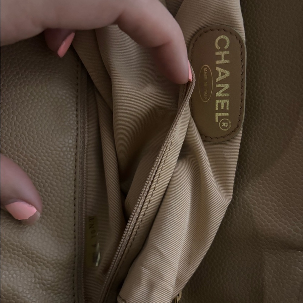 Authentic CHANEL beige caviar leather CC tortoise top handle satchel bag - Picture 13 of 14